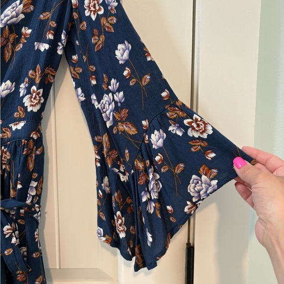 American Eagle - Bobo Wrap Dress - Picture 2 of 6